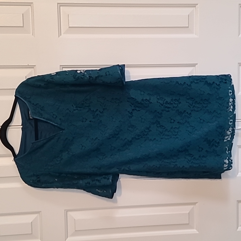Adriana Papell lace dress size 4
